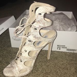 Steve Madden Pump